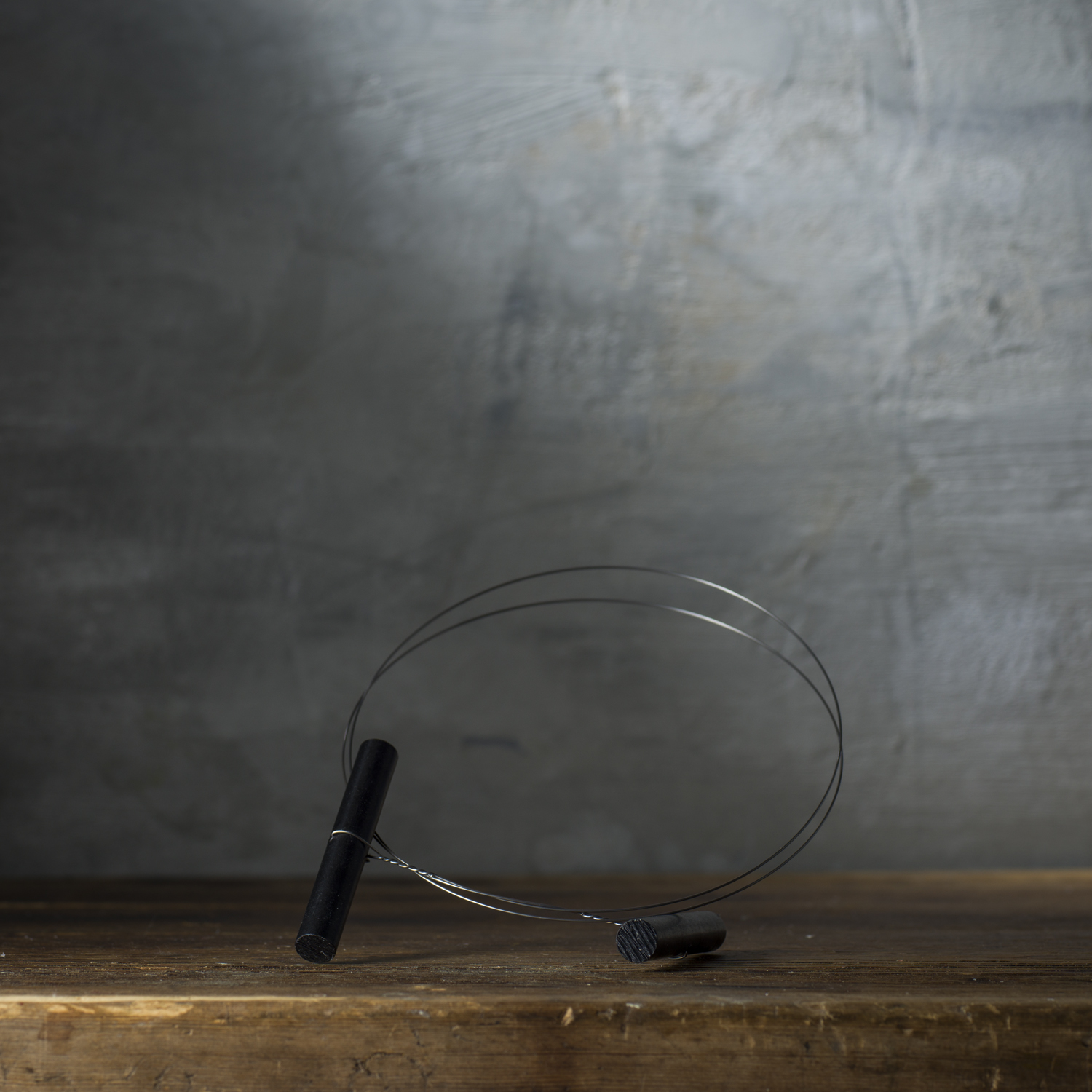 Osttråd med två handtag